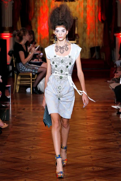 Look 2
